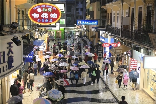 雨天的板樟堂前地